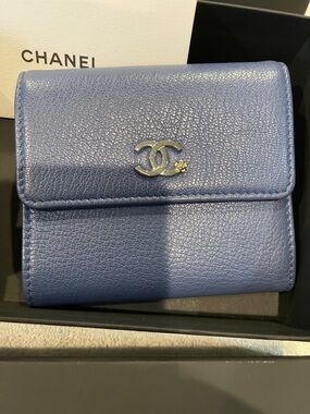 AUTHENTIC CHANEL Blue Caviar Leather Compact Wallet -Hologram and Card , NO COA